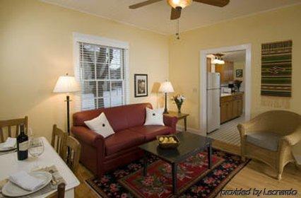 Colorado Chautauqua Hotel 2*